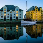 Brosundet Hotel