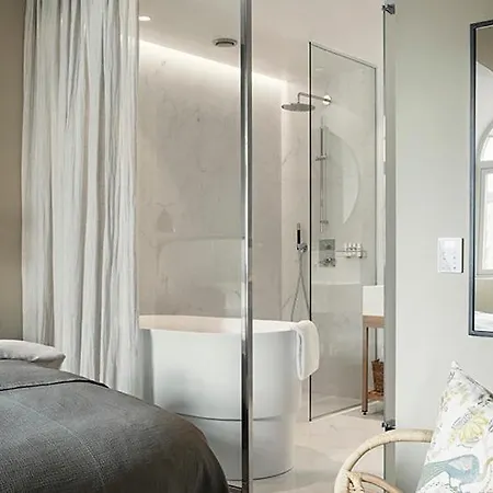 Brosundet Hotell 4*