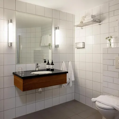 Hotell Brosundet 4*