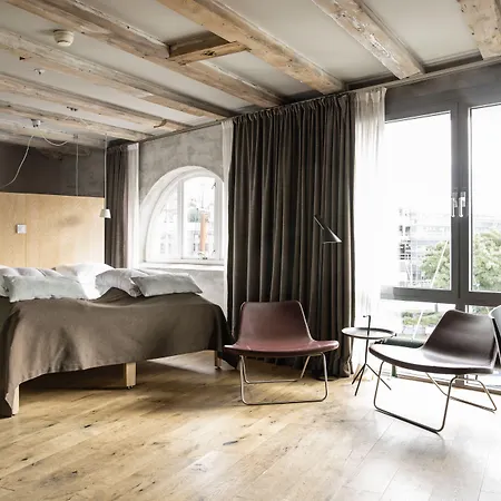 Hotel Brosundet 4*