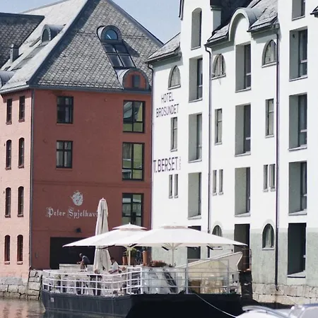Brosundet Hotel
