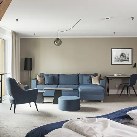 Hotel Brosundet 4*