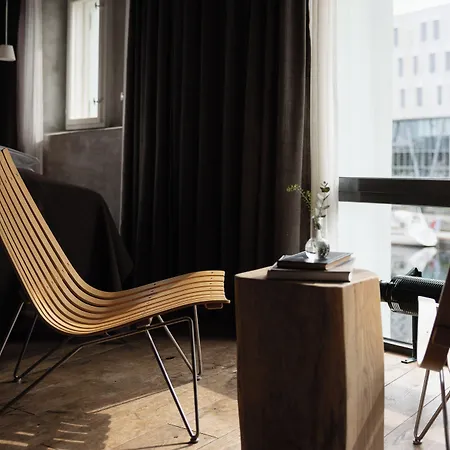 Hotel Brosundet 4*
